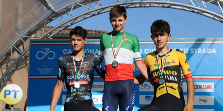 Francesco Busatto è il nuovo campione italiano di ciclismo U23. 13° maglia di campione assoluto assegnata da ExtraGiro.